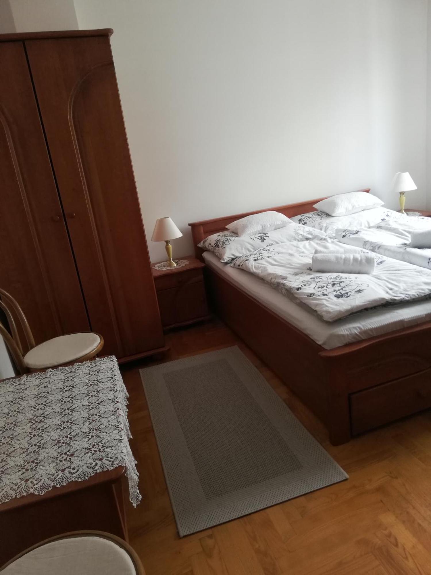 Viragos Vendeghaz Balatonfuered Apartment Екстериор снимка