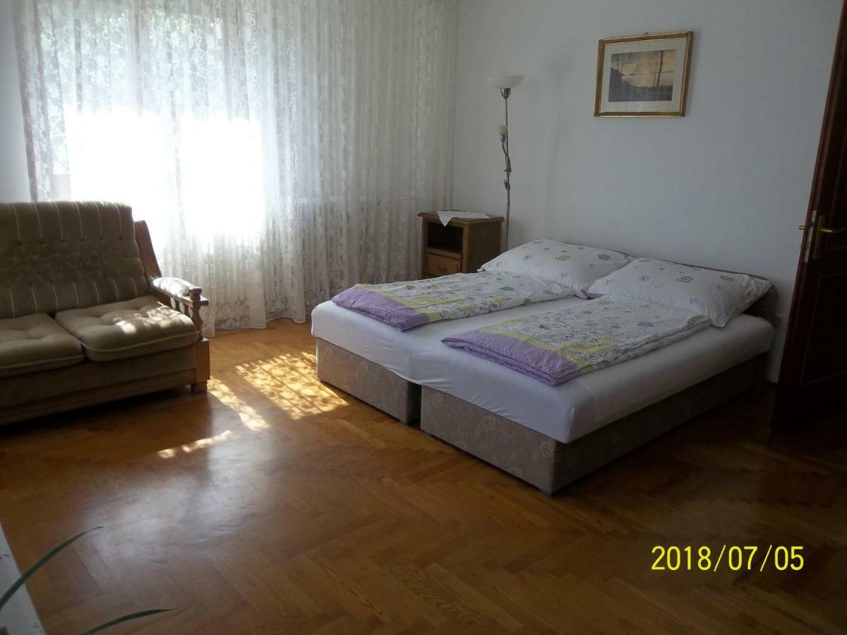 Viragos Vendeghaz Balatonfuered Apartment Екстериор снимка